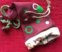 Green and Red Ornament - Cap